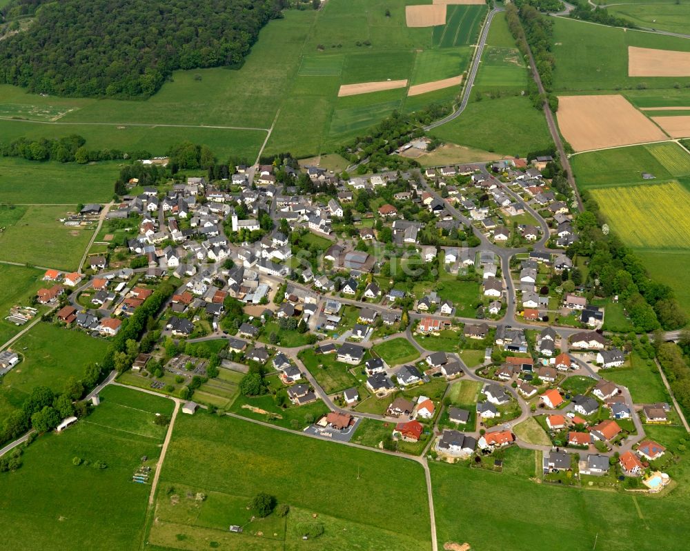 Luftaufnahme Nordhofen - Ortsansicht der Ortsgemeinde Nordhofen im Bundesland Rheinland-Pfalz