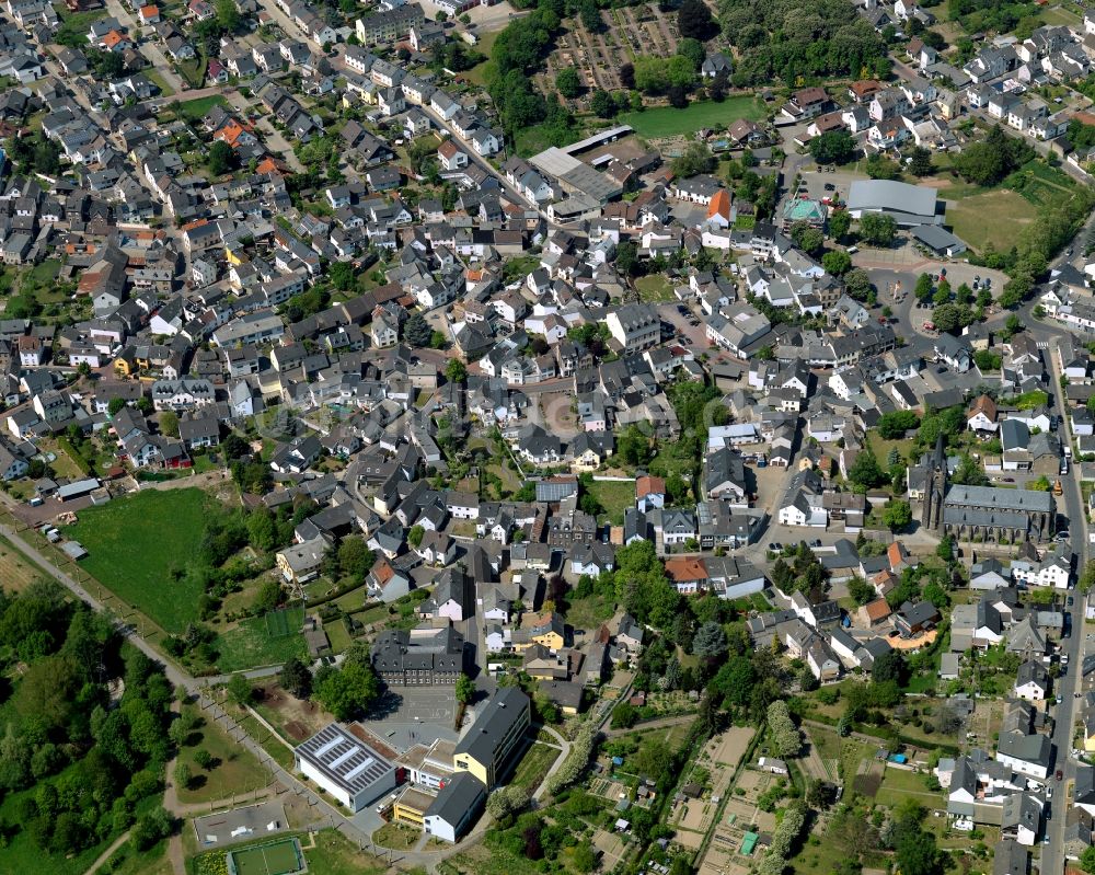 Plaidt von oben - Ortsansicht der Ortsgemeinde Plaidt im Bundesland Rheinland-Pfalz