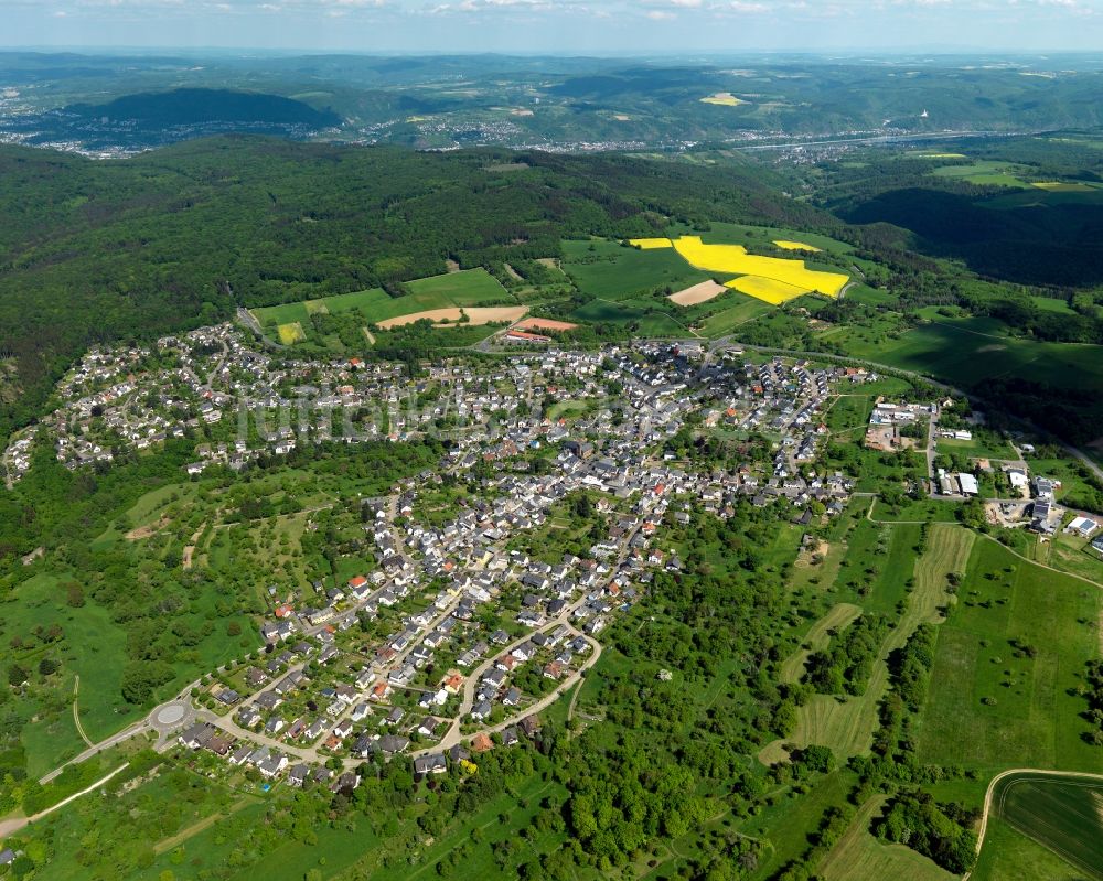 Waldesch aus der Vogelperspektive: Ortsansicht der Ortsgemeinde Waldesch im Bundesland Rheinland-Pfalz