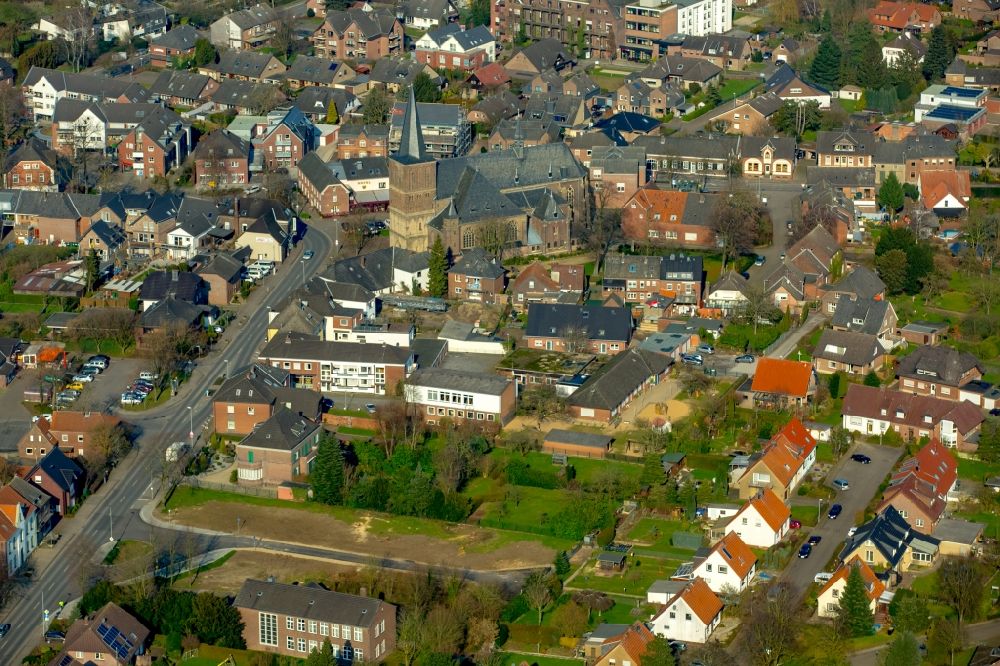 Luftaufnahme Haldern - Ortsansicht der Ortsmitte und Kirche von Haldern im Bundesland Nordrhein-Westfalen