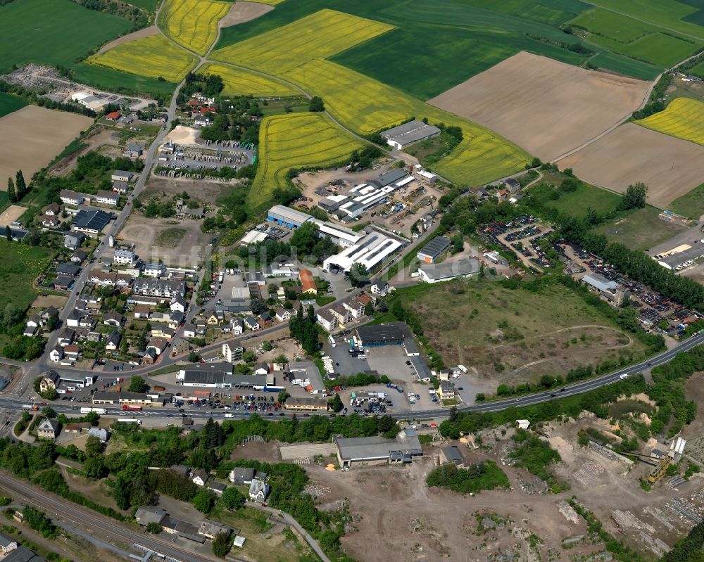 Luftaufnahme Plaidt - Ortsansicht des Ortsrandes der Ortsgemeinde Plaidt im Bundesland Rheinland-Pfalz
