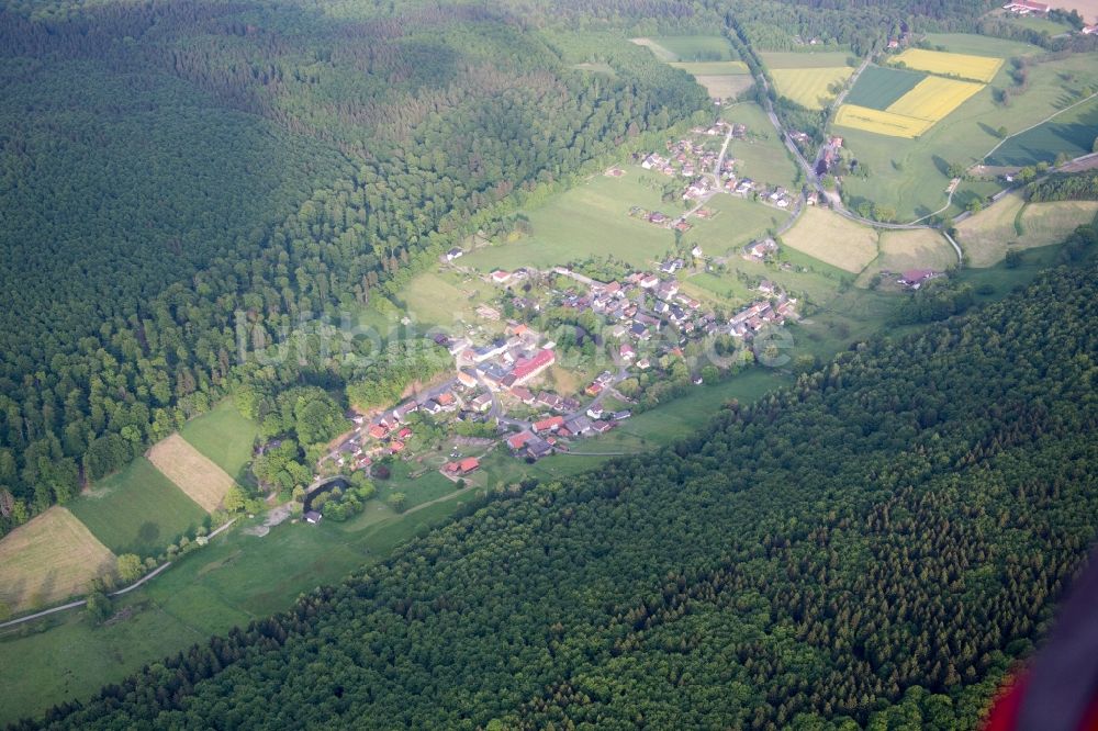 Bodenfelde aus der Vogelperspektive: Ortsansicht im Ortsteil Amelith in Bodenfelde im Bundesland Niedersachsen