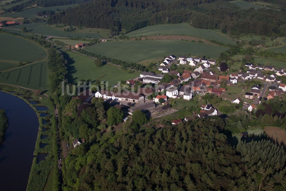 Beverungen von oben - Ortsansicht im Ortsteil Blankenau in Beverungen im Bundesland Nordrhein-Westfalen