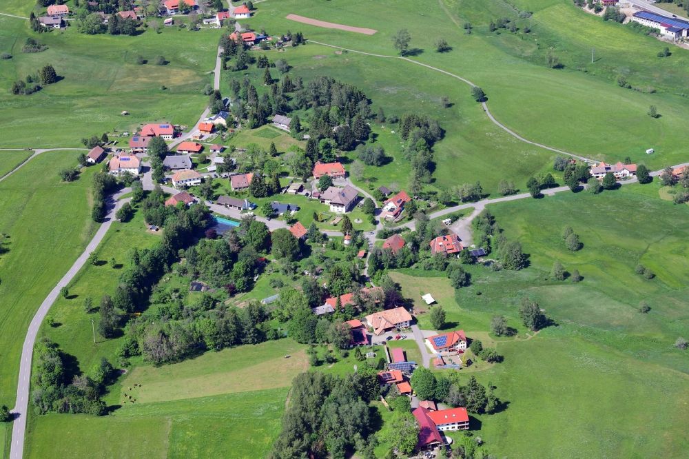 Luftaufnahme Herrischried - Ortsansicht im Ortsteil Großherrischwand in Herrischried auf dem Hotzenwald im Bundesland Baden-Württemberg, Deutschland