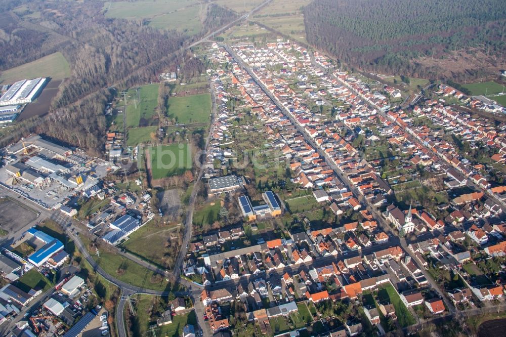 Luftaufnahme Philippsburg - Ortsansicht im Ortsteil Huttenheim in Philippsburg im Bundesland Baden-Württemberg, Deutschland