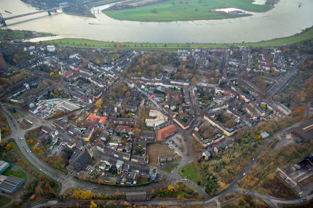Duisburg von oben - Ortsansicht im Ortsteil Laar in Duisburg im Bundesland Nordrhein-Westfalen