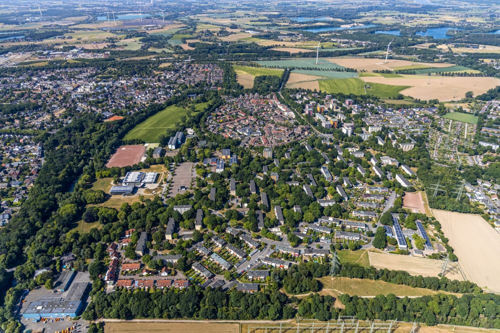 Moers von oben - Ortsansicht im Ortsteil Repelen in Moers im Bundesland Nordrhein-Westfalen, Deutschland