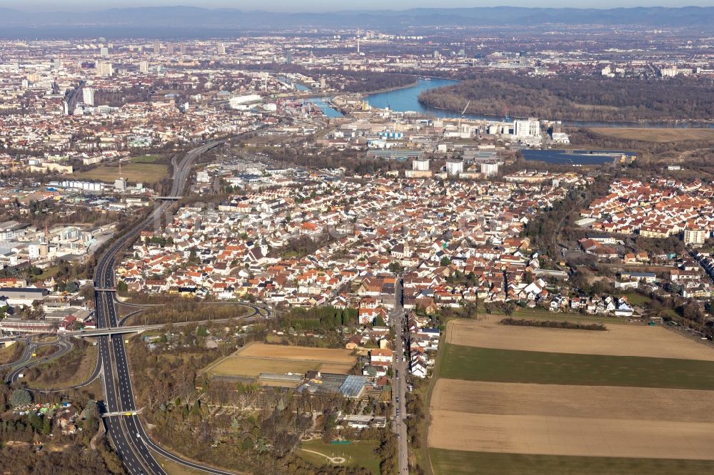 Luftbild Ludwigshafen am Rhein - Ortsansicht im Ortsteil Rheingönheim in Ludwigshafen am Rhein im Bundesland Rheinland-Pfalz, Deutschland