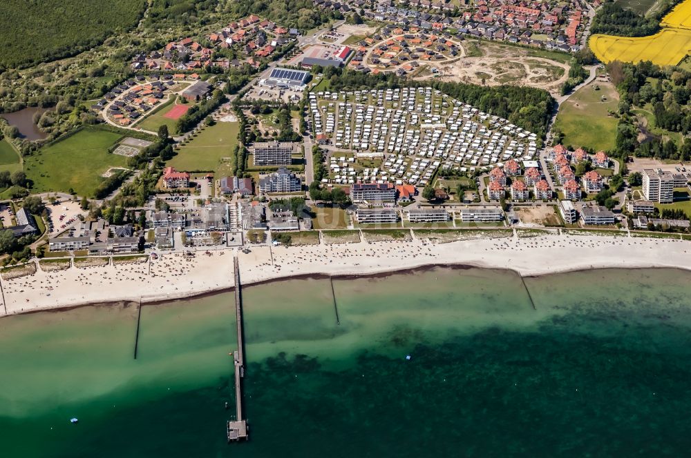 Großenbrode von oben - Ortsansicht an der Ostsee mit Sandstrand und Campingplatz in Großenbrode im Bundesland Schleswig-Holstein, Deutschland