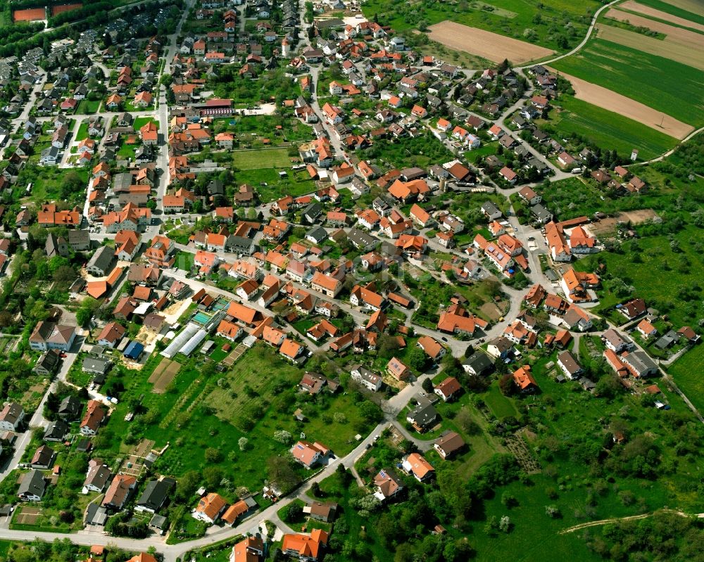 Luftbild Adelberg - Ortsansicht am Rande von landwirtschaftlichen Feldern in Adelberg im Bundesland Baden-Württemberg, Deutschland