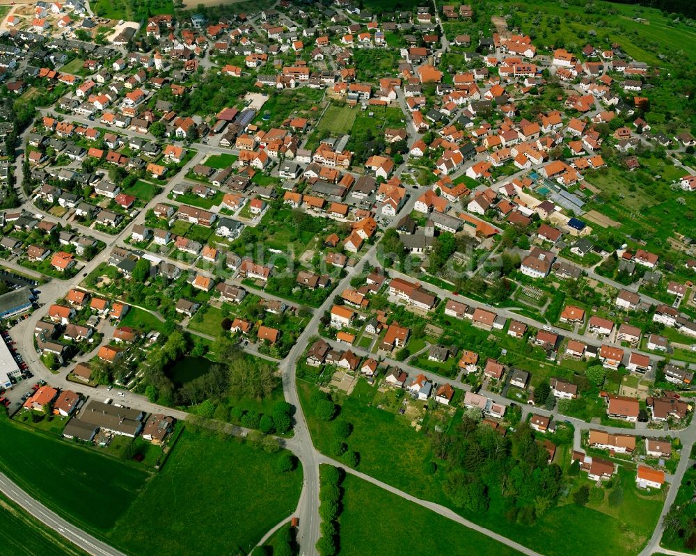 Luftaufnahme Adelberg - Ortsansicht am Rande von landwirtschaftlichen Feldern in Adelberg im Bundesland Baden-Württemberg, Deutschland