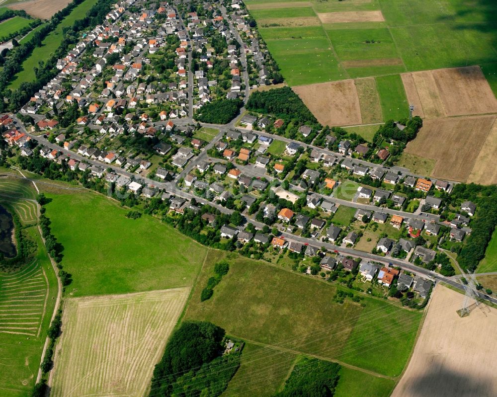 Luftaufnahme Allendorf a. d. Lahn - Ortsansicht am Rande von landwirtschaftlichen Feldern in Allendorf a. d. Lahn im Bundesland Hessen, Deutschland