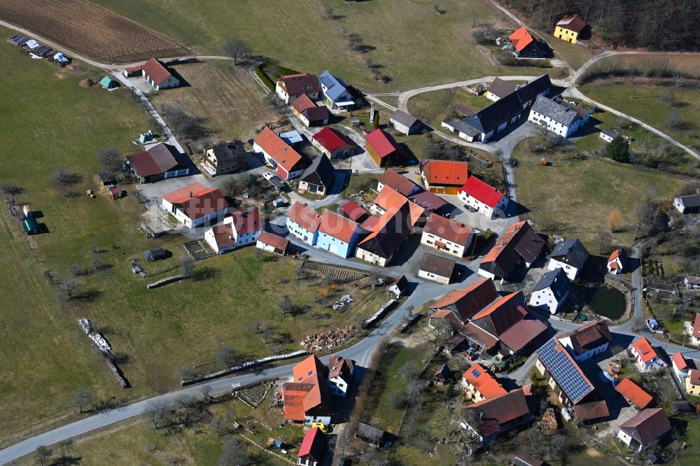Luftbild Allersdorf - Ortsansicht am Rande von landwirtschaftlichen Feldern in Allersdorf im Bundesland Bayern, Deutschland
