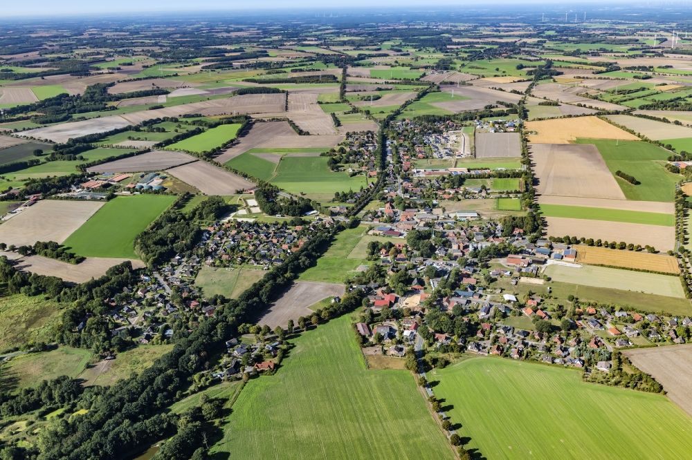 Bargstedt aus der Vogelperspektive: Ortsansicht am Rande von landwirtschaftlichen Feldern in Bargstedt im Bundesland Niedersachsen, Deutschland