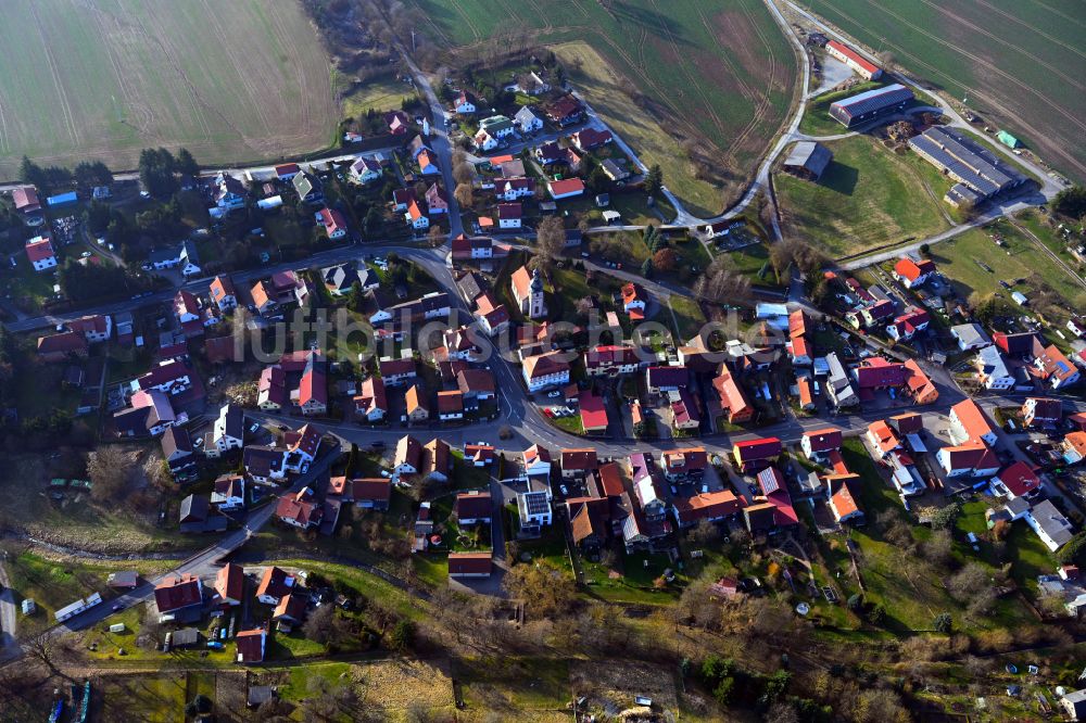 Belrieth von oben - Ortsansicht am Rande von landwirtschaftlichen Feldern in Belrieth im Bundesland Thüringen, Deutschland