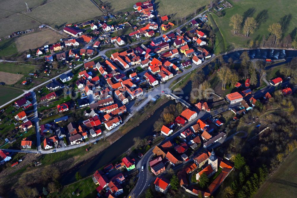 Luftbild Belrieth - Ortsansicht am Rande von landwirtschaftlichen Feldern in Belrieth im Bundesland Thüringen, Deutschland
