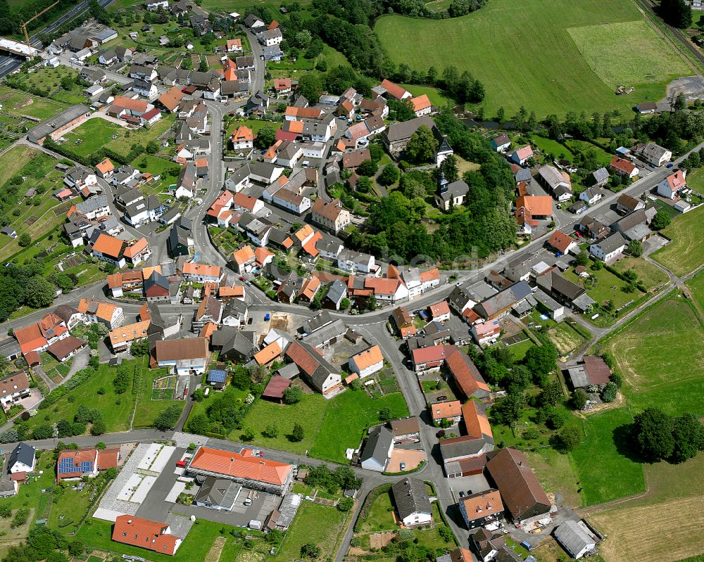 Luftaufnahme Burg-Gemünden - Ortsansicht am Rande von landwirtschaftlichen Feldern in Burg-Gemünden im Bundesland Hessen, Deutschland