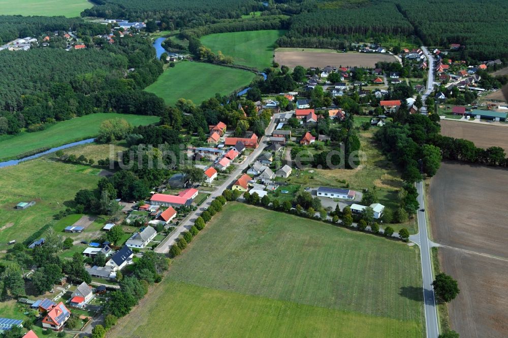 Luftbild Damm - Ortsansicht am Rande von landwirtschaftlichen Feldern in Damm im Bundesland Mecklenburg-Vorpommern, Deutschland