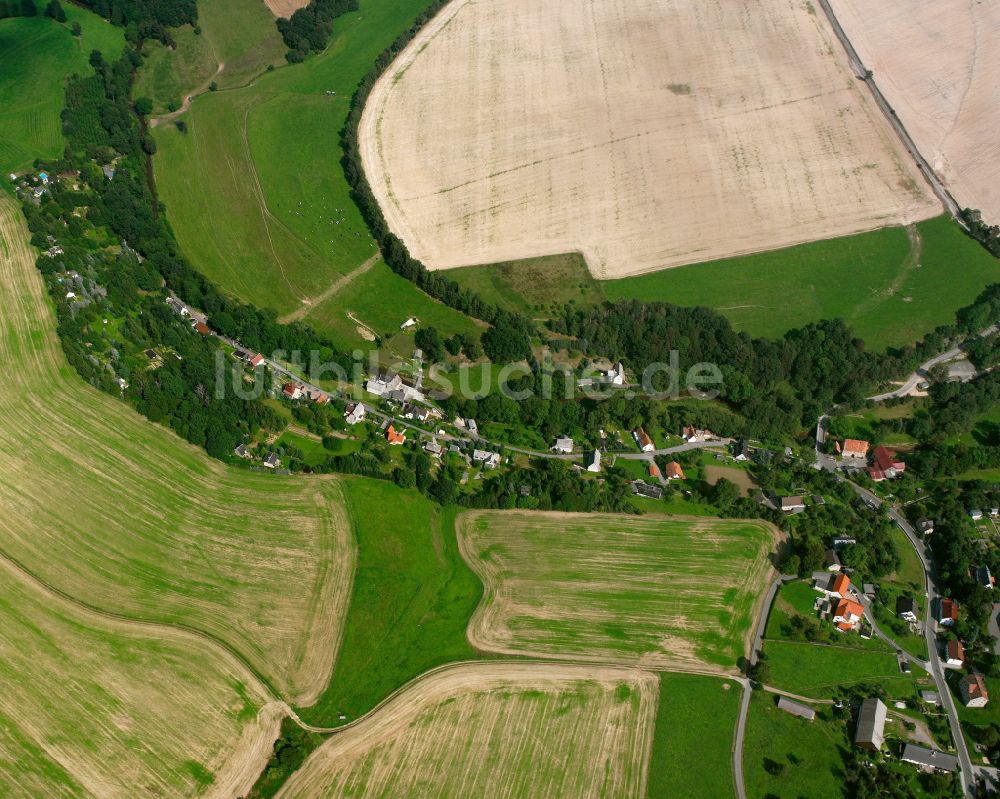 Falkenberg aus der Vogelperspektive: Ortsansicht am Rande von landwirtschaftlichen Feldern in Falkenberg im Bundesland Sachsen, Deutschland