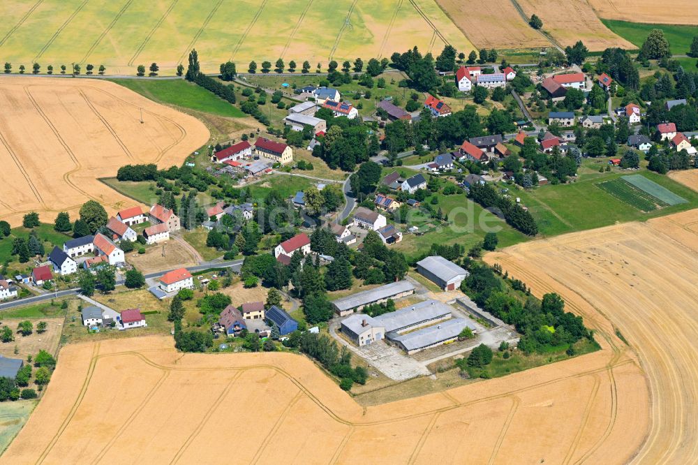 Falkenberg von oben - Ortsansicht am Rande von landwirtschaftlichen Feldern in Falkenberg im Bundesland Sachsen, Deutschland