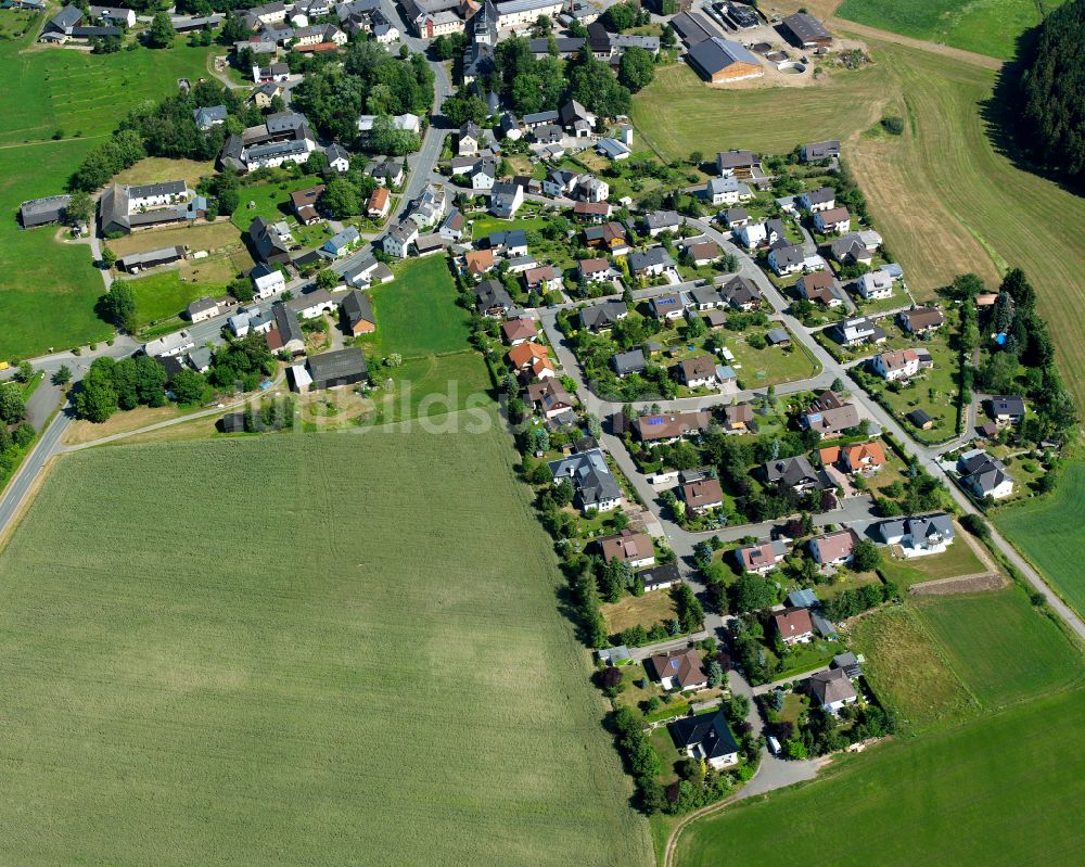Luftbild Feilitzsch - Ortsansicht am Rande von landwirtschaftlichen Feldern in Feilitzsch im Bundesland Bayern, Deutschland