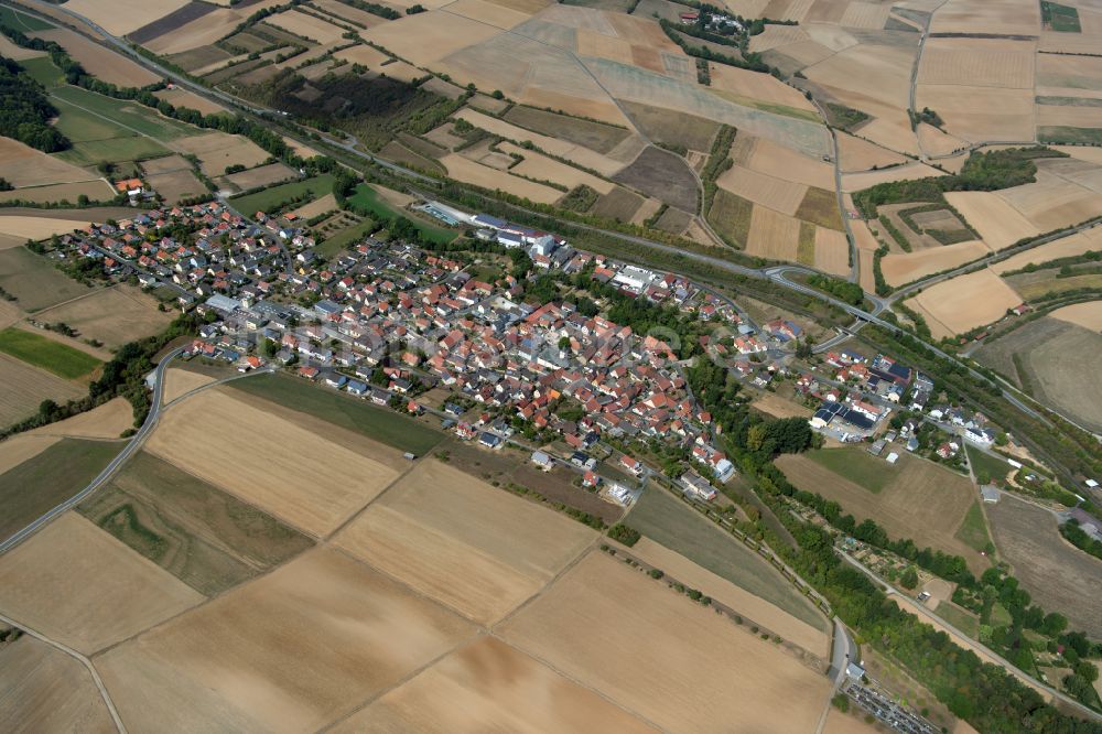 Luftaufnahme Gänheim - Ortsansicht am Rande von landwirtschaftlichen Feldern in Gänheim im Bundesland Bayern, Deutschland