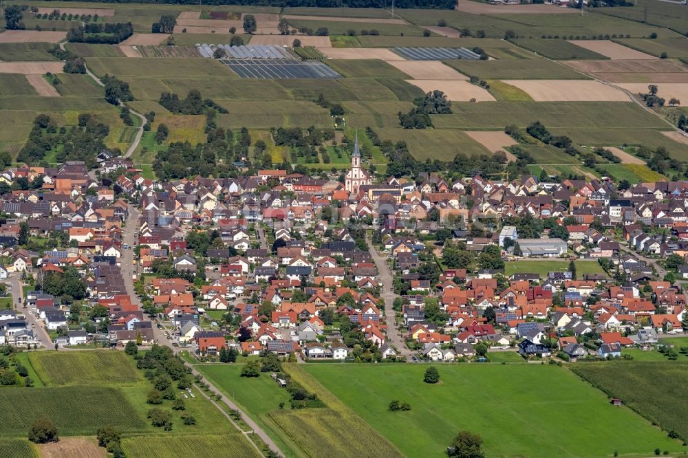Grafenhausen von oben - Ortsansicht am Rande von landwirtschaftlichen Feldern in Grafenhausen im Bundesland Baden-Württemberg, Deutschland