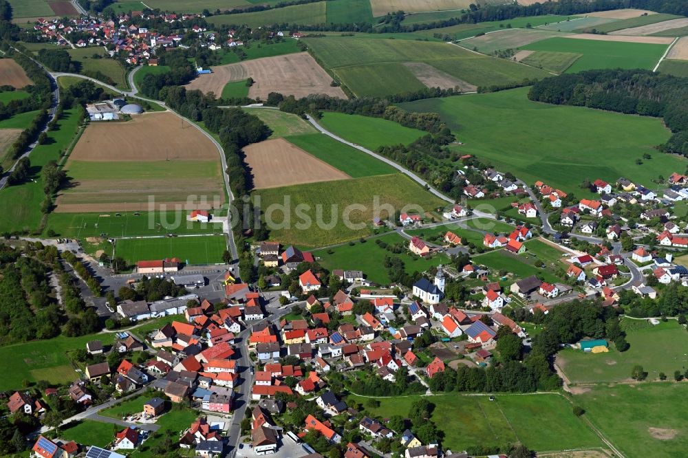 Luftbild Gunzendorf - Ortsansicht am Rande von landwirtschaftlichen Feldern in Gunzendorf im Bundesland Bayern, Deutschland