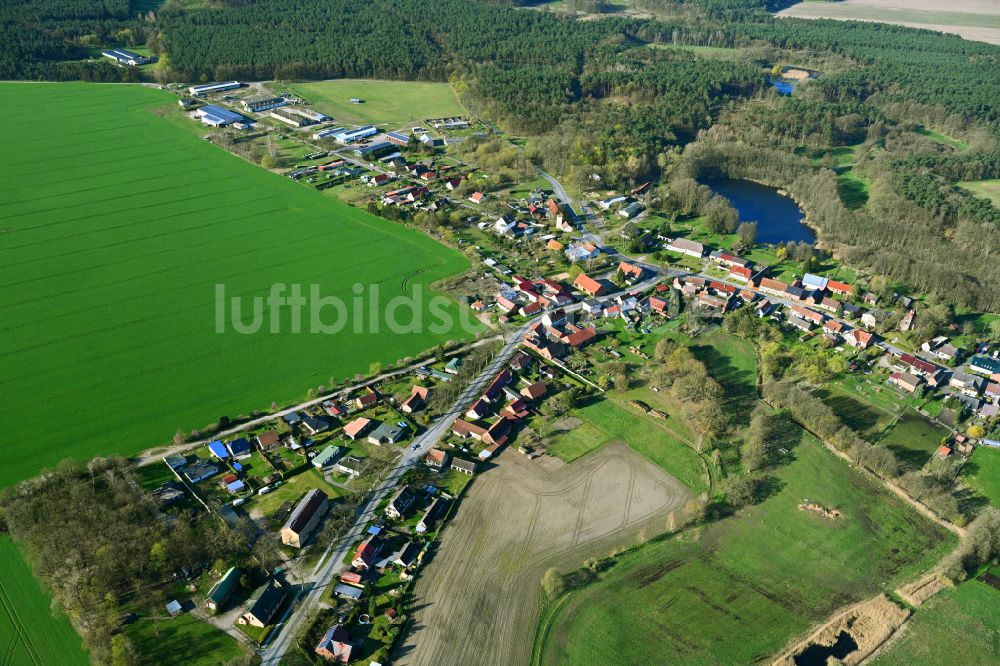 Luftaufnahme Herzsprung - Ortsansicht am Rande von landwirtschaftlichen Feldern in Herzsprung im Bundesland Brandenburg, Deutschland
