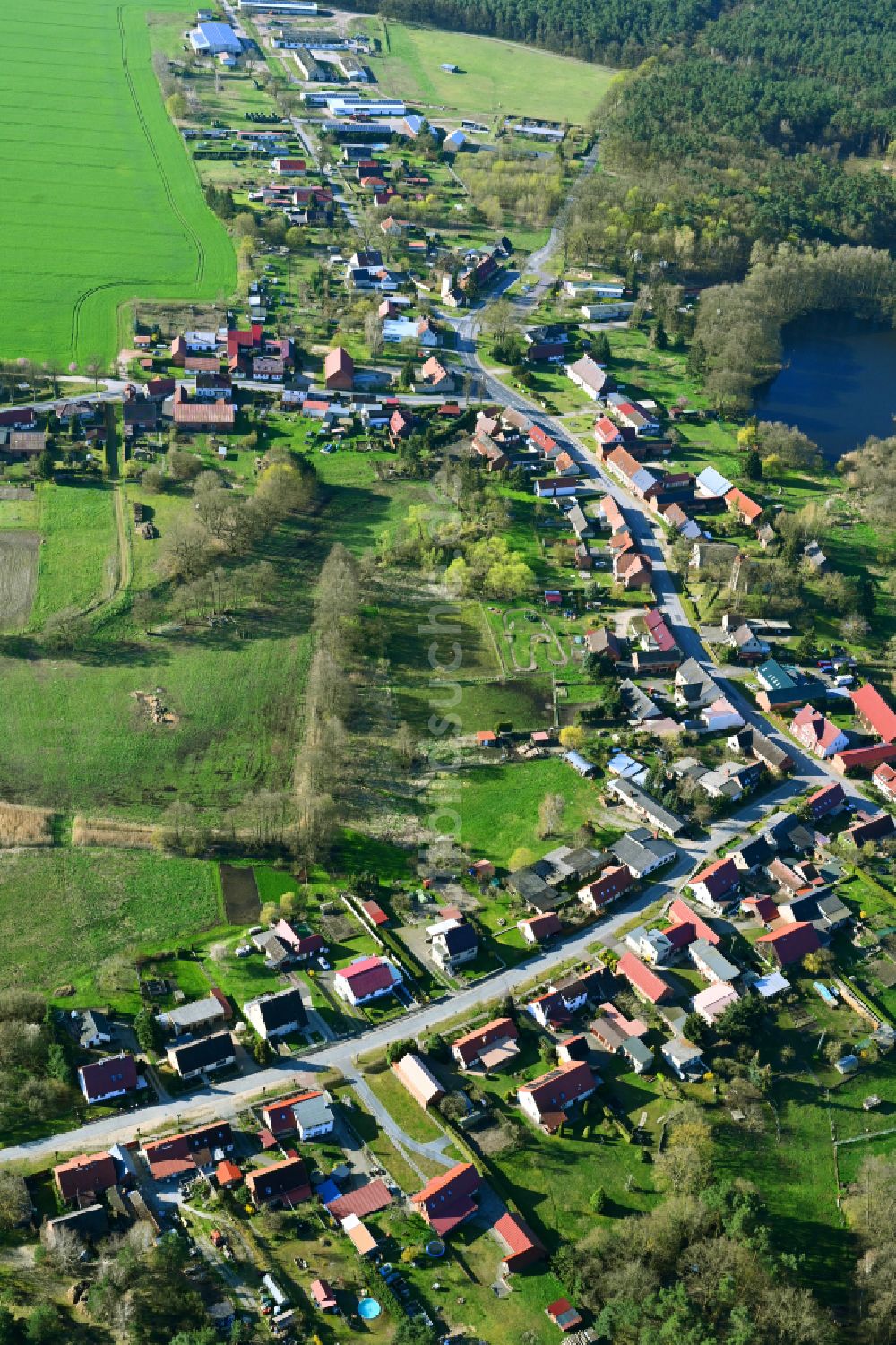 Herzsprung aus der Vogelperspektive: Ortsansicht am Rande von landwirtschaftlichen Feldern in Herzsprung im Bundesland Brandenburg, Deutschland