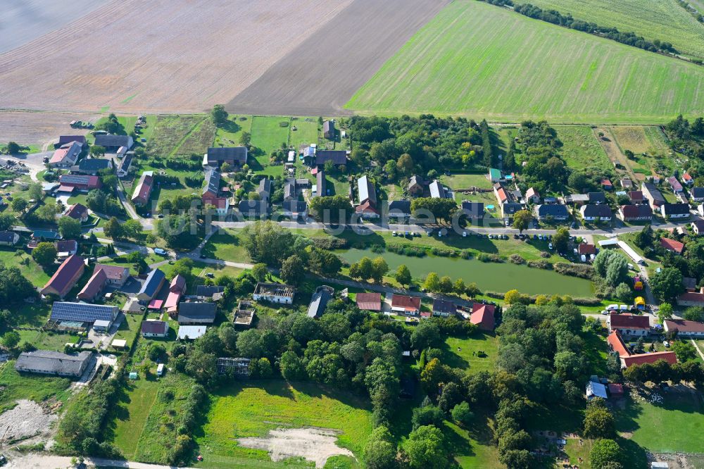 Luftbild Hohenreinkendorf - Ortsansicht am Rande von landwirtschaftlichen Feldern in Hohenreinkendorf im Bundesland Brandenburg, Deutschland