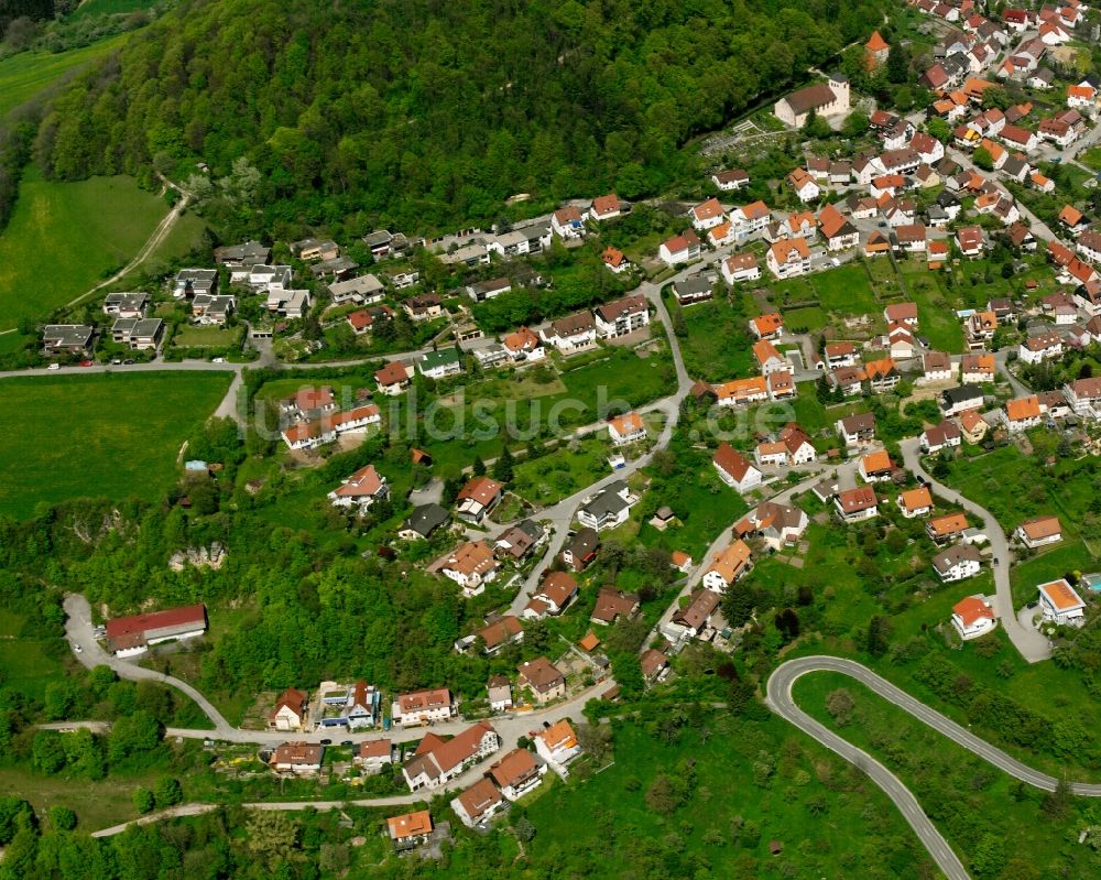 Luftbild Hohenstaufen - Ortsansicht am Rande von landwirtschaftlichen Feldern in Hohenstaufen im Bundesland Baden-Württemberg, Deutschland