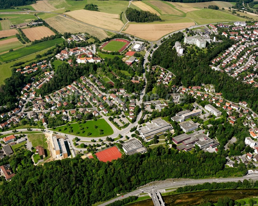 Luftbild Sigmaringen - Ortsansicht am Rande von landwirtschaftlichen Feldern an der Hohenzollernstraße in Sigmaringen im Bundesland Baden-Württemberg, Deutschland