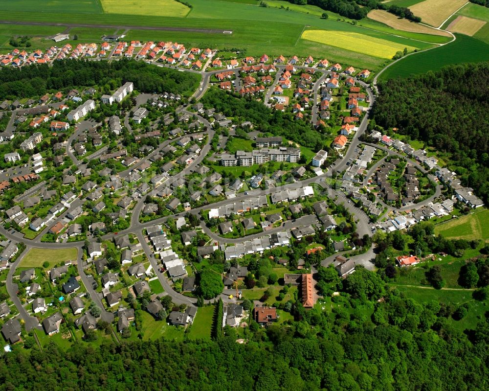 Luftaufnahme Johannesberg - Ortsansicht am Rande von landwirtschaftlichen Feldern in Johannesberg im Bundesland Hessen, Deutschland