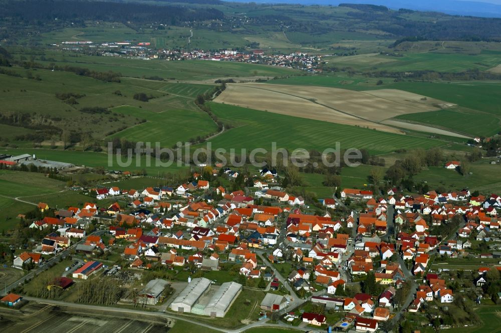 Luftbild Kaltenwestheim - Ortsansicht am Rande von landwirtschaftlichen Feldern in Kaltenwestheim im Bundesland Thüringen, Deutschland