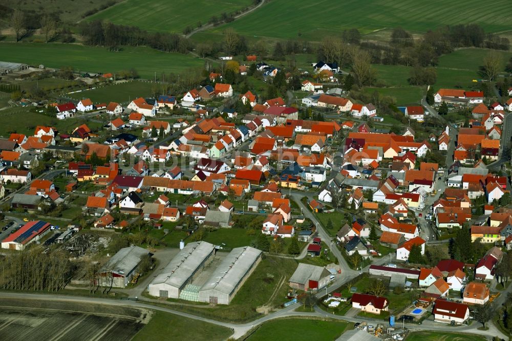 Luftaufnahme Kaltenwestheim - Ortsansicht am Rande von landwirtschaftlichen Feldern in Kaltenwestheim im Bundesland Thüringen, Deutschland