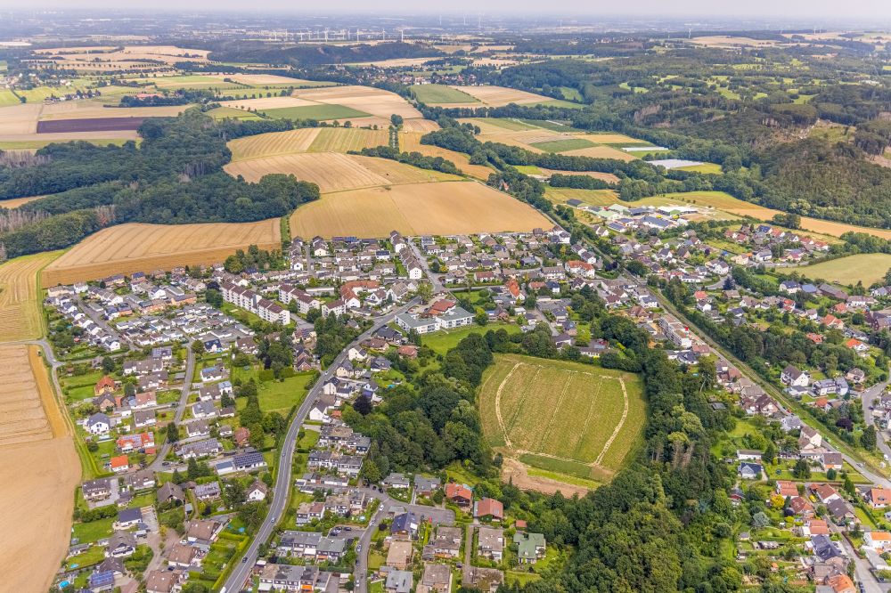Langschede von oben - Ortsansicht am Rande von landwirtschaftlichen Feldern in Langschede im Bundesland Nordrhein-Westfalen, Deutschland