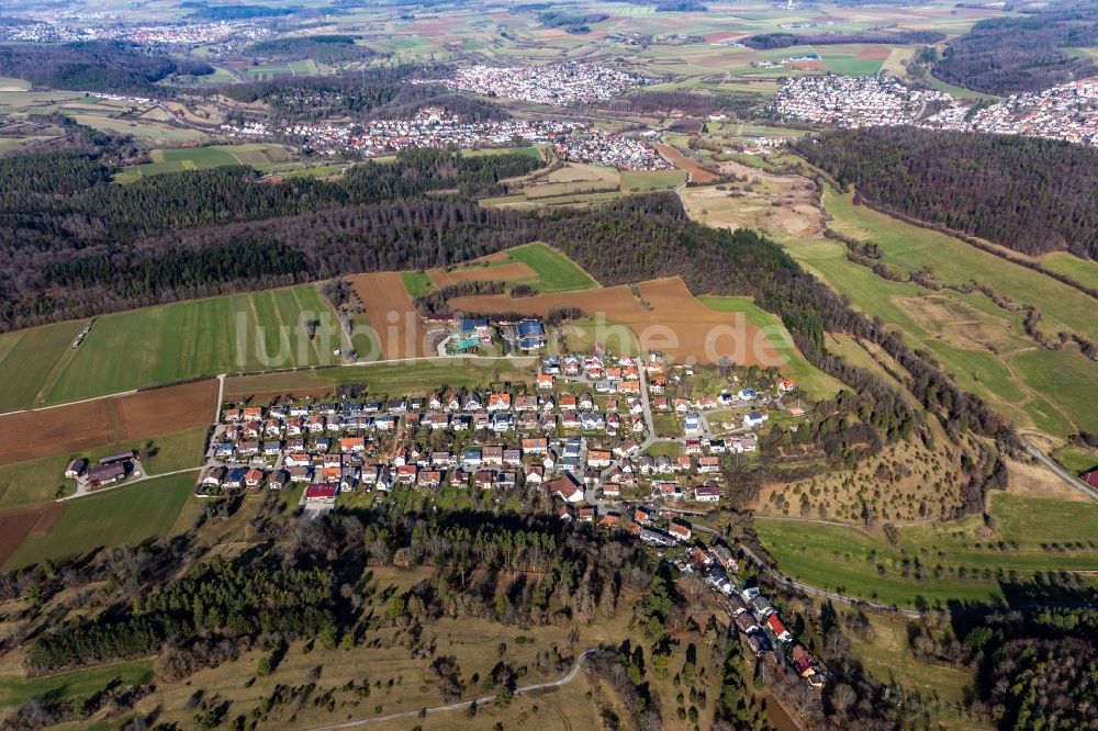 Luftaufnahme Lehenweiler - Ortsansicht am Rande von landwirtschaftlichen Feldern in Lehenweiler im Bundesland Baden-Württemberg, Deutschland
