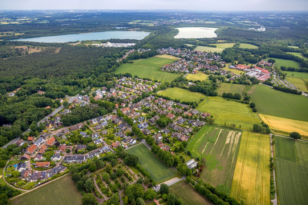 Luftbild Lehmbraken - Ortsansicht am Rande von landwirtschaftlichen Feldern in Lehmbraken im Bundesland Nordrhein-Westfalen, Deutschland
