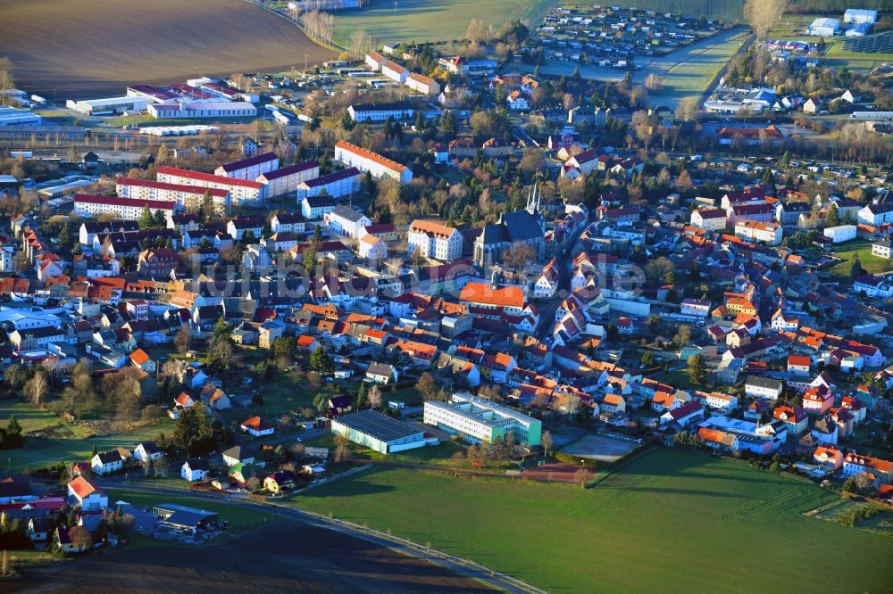 Luftbild Lommatzsch - Ortsansicht am Rande von landwirtschaftlichen Feldern in Lommatzsch im Bundesland Sachsen, Deutschland