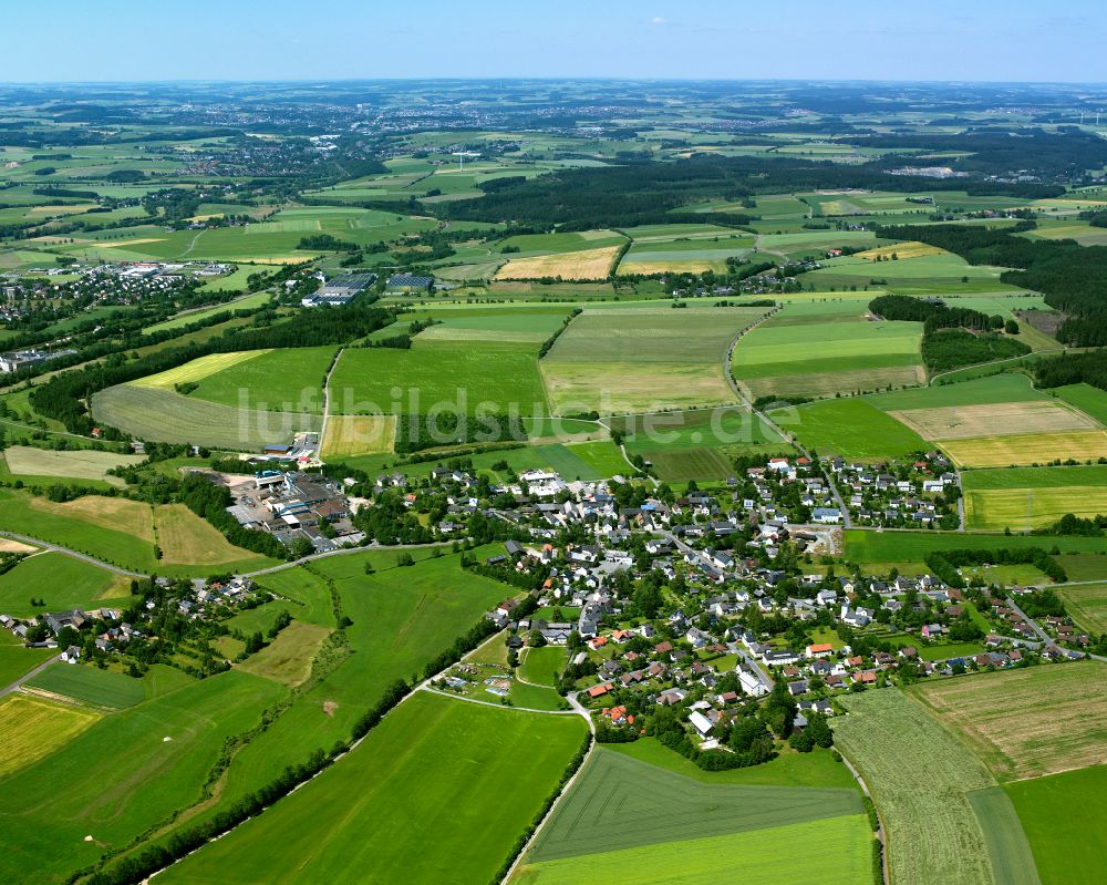 Martinlamitz von oben - Ortsansicht am Rande von landwirtschaftlichen Feldern in Martinlamitz im Bundesland Bayern, Deutschland