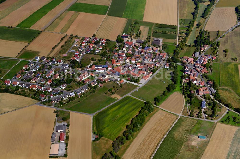 Mühlhausen von oben - Ortsansicht am Rande von landwirtschaftlichen Feldern in Mühlhausen im Bundesland Bayern, Deutschland