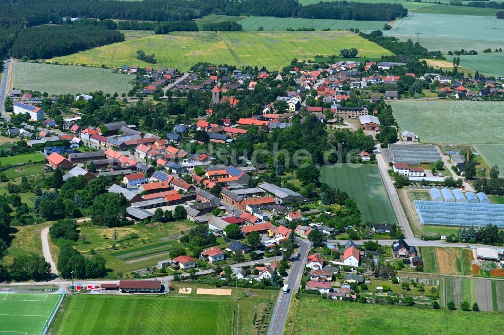 Möringen aus der Vogelperspektive: Ortsansicht am Rande von landwirtschaftlichen Feldern in Möringen im Bundesland Sachsen-Anhalt, Deutschland