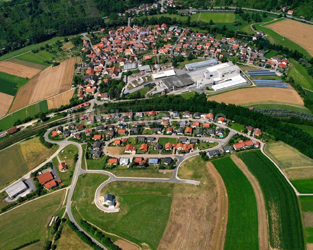 Neudenau aus der Vogelperspektive: Ortsansicht am Rande von landwirtschaftlichen Feldern in Neudenau im Bundesland Baden-Württemberg, Deutschland