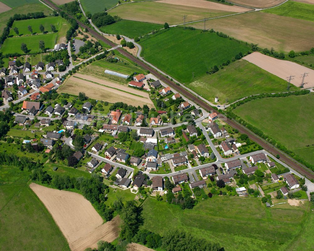 Neumühl von oben - Ortsansicht am Rande von landwirtschaftlichen Feldern in Neumühl im Bundesland Baden-Württemberg, Deutschland