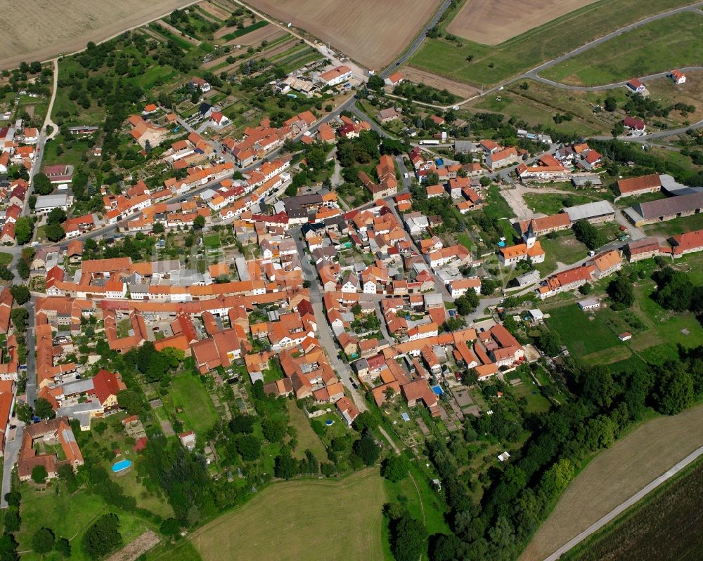Nägelstedt von oben - Ortsansicht am Rande von landwirtschaftlichen Feldern in Nägelstedt im Bundesland Thüringen, Deutschland