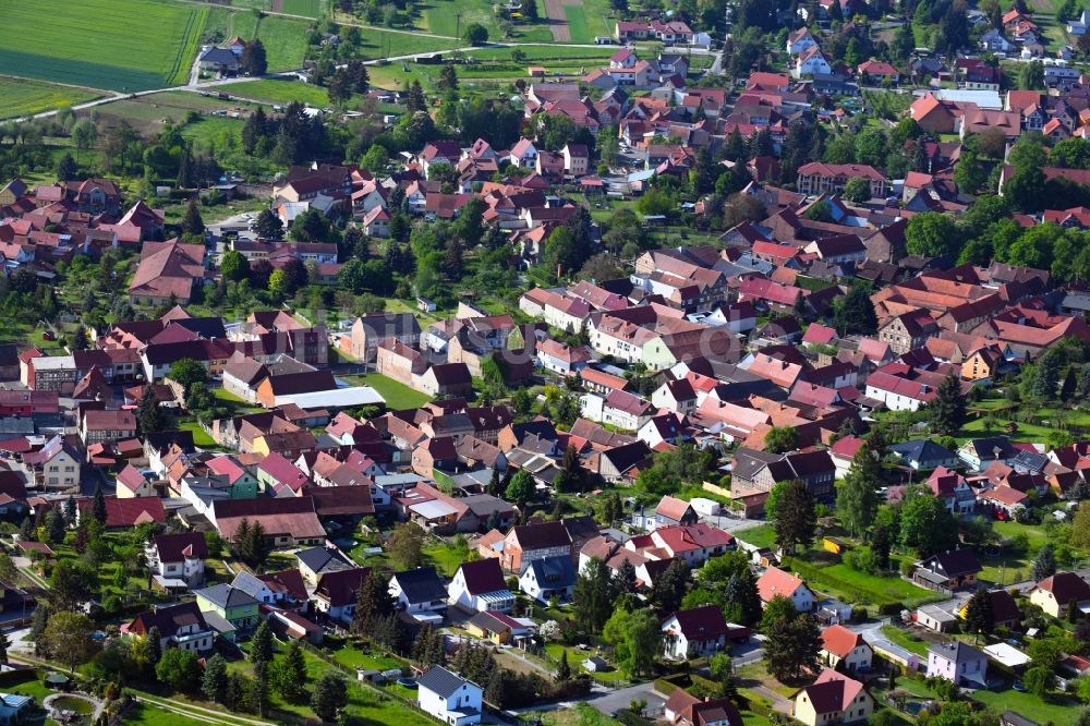 Luftbild Oberdorla - Ortsansicht am Rande von landwirtschaftlichen Feldern in Oberdorla im Bundesland Thüringen, Deutschland
