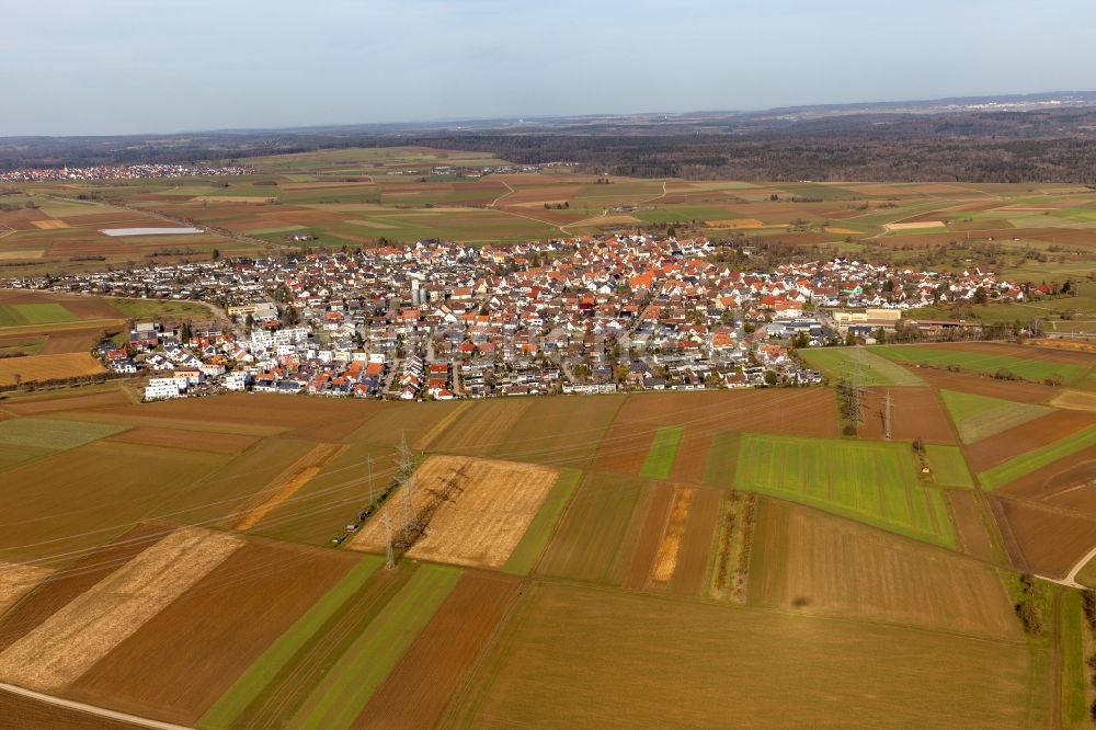 Oberjesingen von oben - Ortsansicht am Rande von landwirtschaftlichen Feldern in Oberjesingen im Bundesland Baden-Württemberg, Deutschland