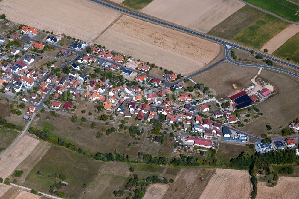 Luftaufnahme Oberndorf - Ortsansicht am Rande von landwirtschaftlichen Feldern in Oberndorf im Bundesland Bayern, Deutschland