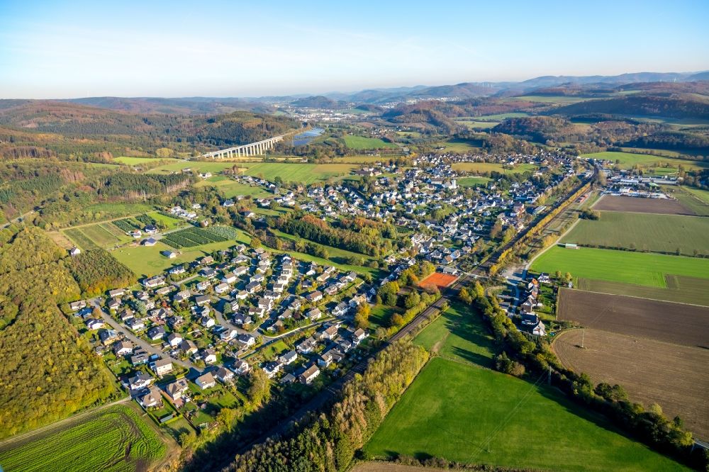 Luftbild Olpe - Ortsansicht am Rande von landwirtschaftlichen Feldern in Olpe im Bundesland Nordrhein-Westfalen, Deutschland